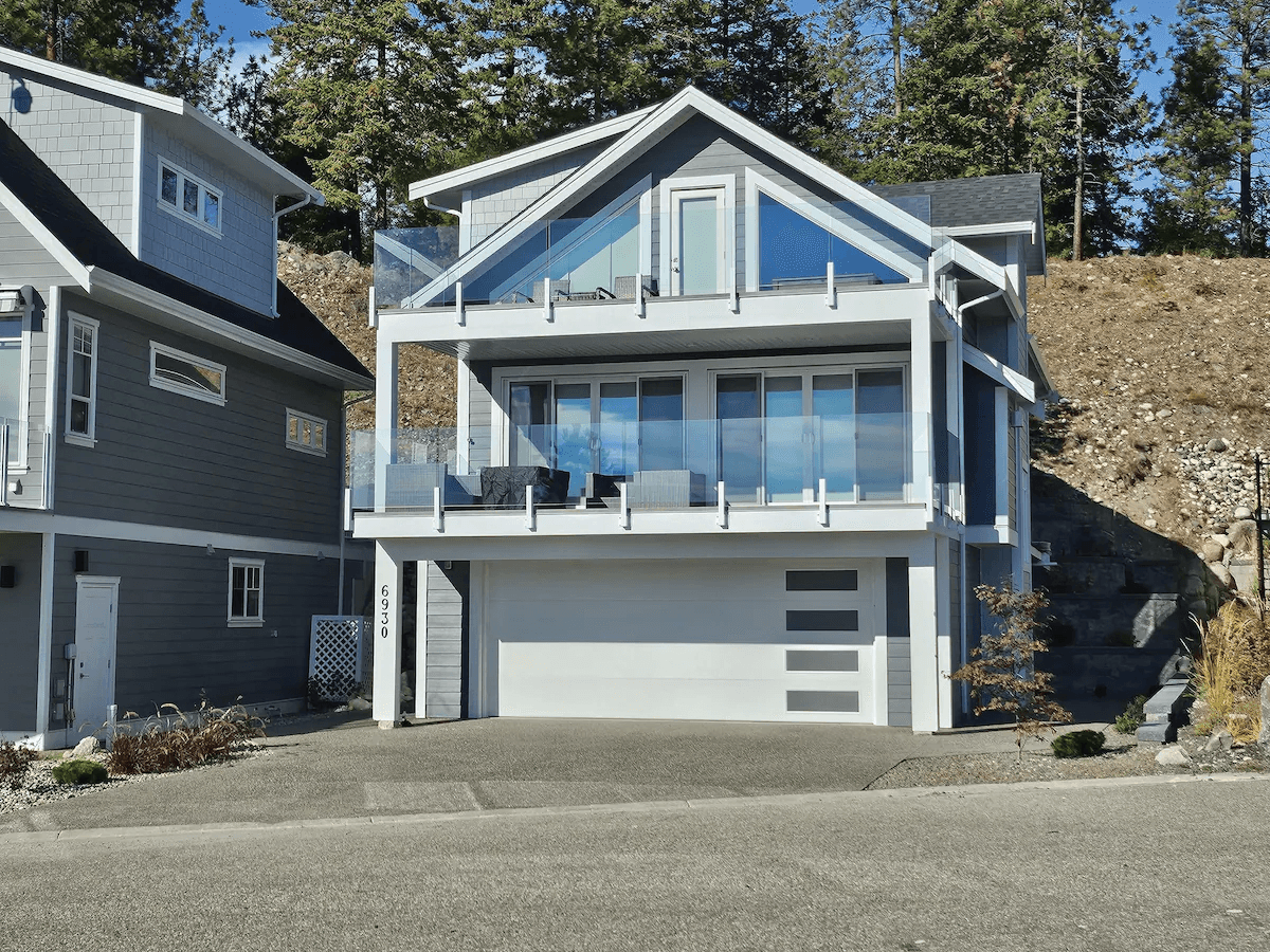 Terezona - Luxury Cottage with Lake View and Private Backyard Hot tub